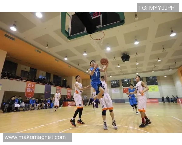 上海篮球队在篮球战术排行榜中荣获第四名的背后故事与分析 上海篮球队在篮球战术排行榜中荣获第四名的背后故事与分析