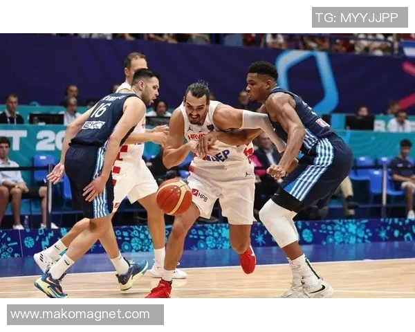 西安篮球队在欧锦赛积分榜上以64分稳居第一名展现强劲实力 西安篮球队在欧锦赛积分榜上以64分稳居第一名展现强劲实力