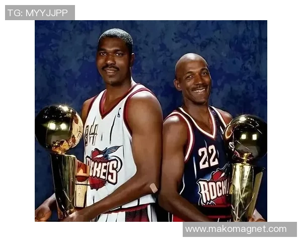 足球与篮球明星的精彩瞬间对比图集展现运动魅力与风采 足球与篮球明星的精彩瞬间对比图集展现运动魅力与风采