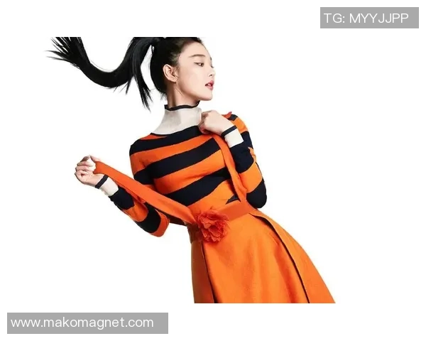 足球明星时尚吊牌引领潮流风尚展现个性魅力与运动精神结合