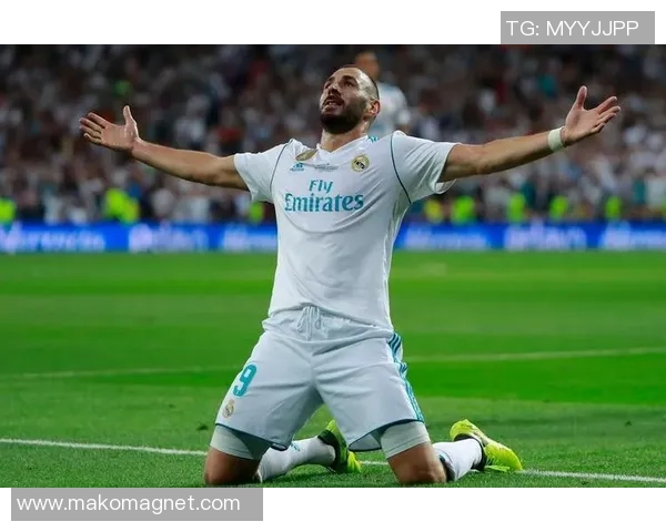 足球明星私下生活揭秘高清照片展现真实魅力与个性风采