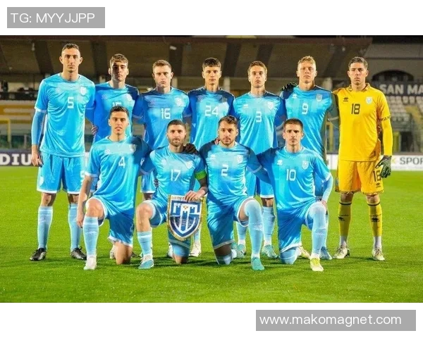 顶级足球明星同框合影展现足球魅力与友谊的精彩瞬间